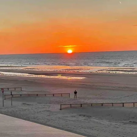 In Near The Sea, Cleaning Included * Koksijde
